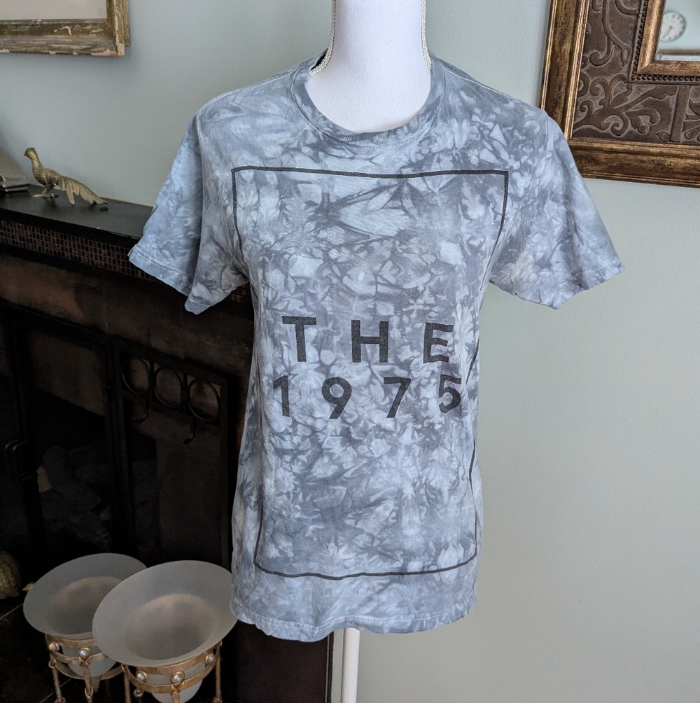 The 1975 Blue Gray TIE DYE Tshirt Tee Band Concert Women's Small Short Sleeve